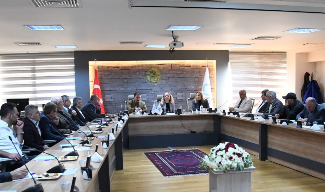 Büyükşehir, ziraat odası başkanlarını ağırladı Balıkesir Büyükşehir Belediye Başkanı Ahmet Akın, “Tarımda Balıkesir Modeli” ile