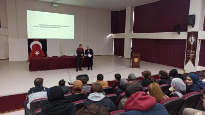 Bandırma Anadolu İmam Hatip Lisesi’nde düzenlenen seminerde, düşüncenin sonsuz yolculuğu