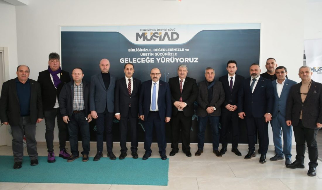 Ustaoğlu, MÜSİAD Bandırma Şubesi’nde iş dünyası ile buluştu Balıkesir Valisi İsmail Ustaoğlu, Müstakil Sanayici ve İşadamları Derneği Bandırma