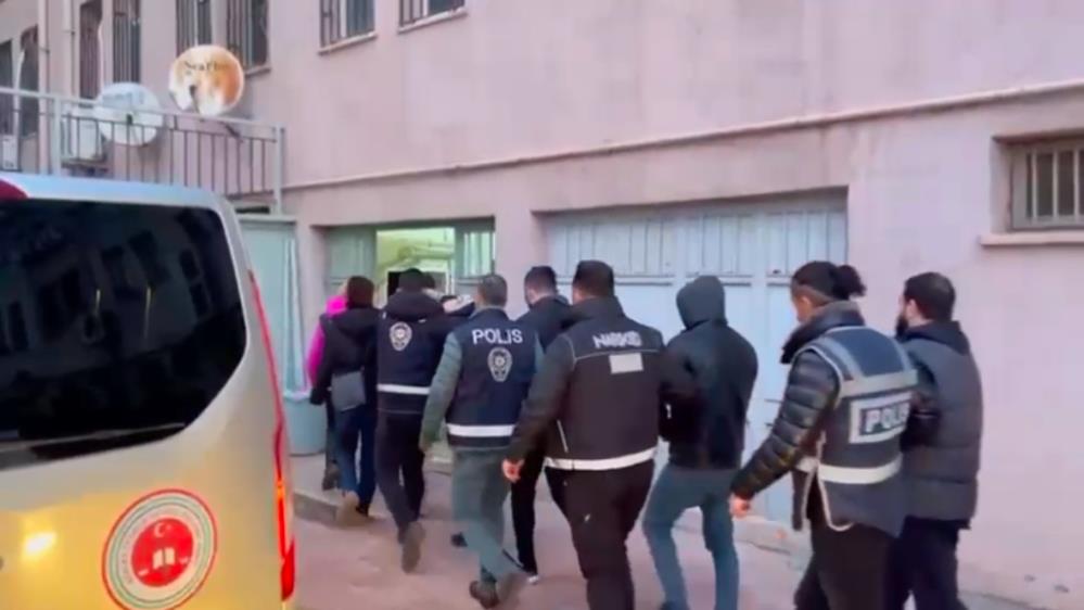 Bandırma’da, Narkotik Suçlarla Mücadele ekipleri tarafından uyuşturucu madde ticareti yapan