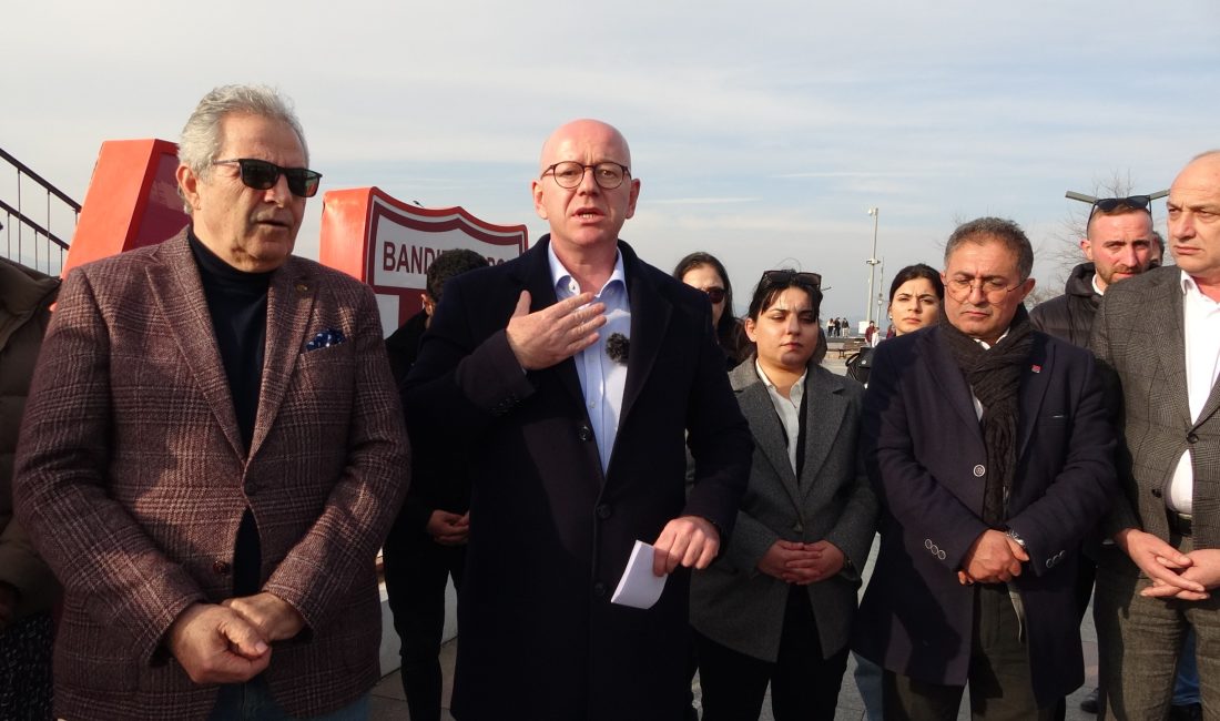 Bandırma’da stat tartışması: “İktidar samimi değil” CHP Balıkesir Milletvekili Serkan Sarı ile Bandırma Belediye Başkanı Dursun