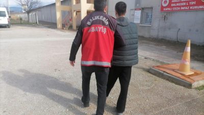 Balıkesir’de polis ekipleri tarafından aranan şahıslara yönelik yapılan eş zamanlı
