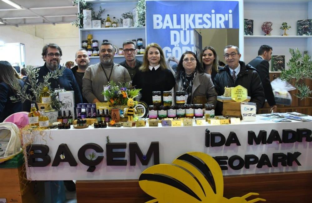 Balıkesir Büyükşehir Belediyesi, EMITT’ten ödülle döndü Balıkesir Büyükşehir Belediyesi, dünyanın en büyük turizm fuarlarından biri olan