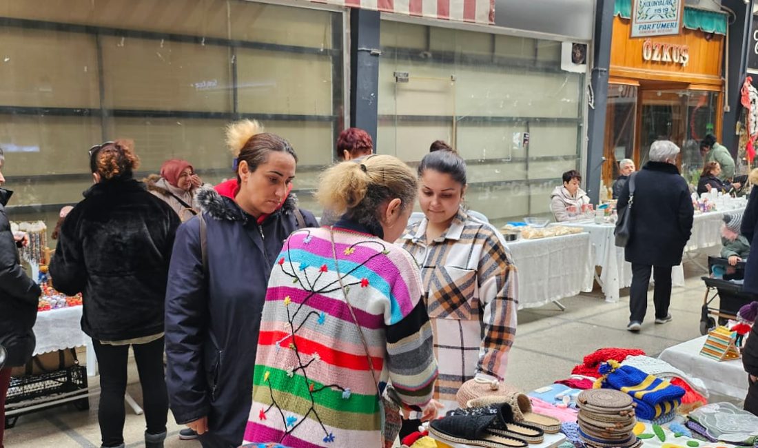 Bandırma’da Kadın El Emeği Pazarı kalıcı yerinde Bandırma’da kadınların ürettikleri el emeği ürünlerini sergileyebileceği “Kadın El Emeği