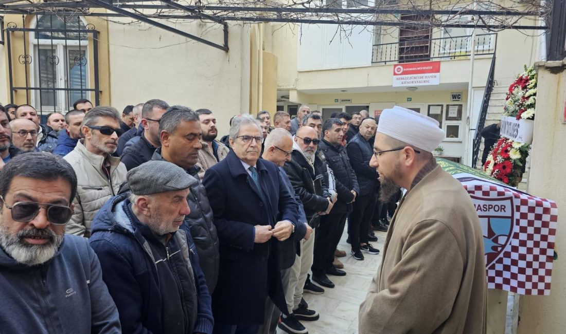 Ünlü davulcu İzgi, son yolculuğuna uğurlandı Bandırma müzik camiasının sevilen ismi Ahmet İzgi, son yolculuğuna uğurlandı.
