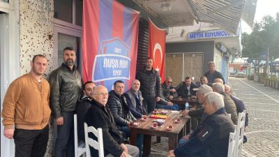 Marmara Adalar Belediye Başkanı Aydın Dinçer, mahalle ziyaretlerinde Marmaralılarla bir