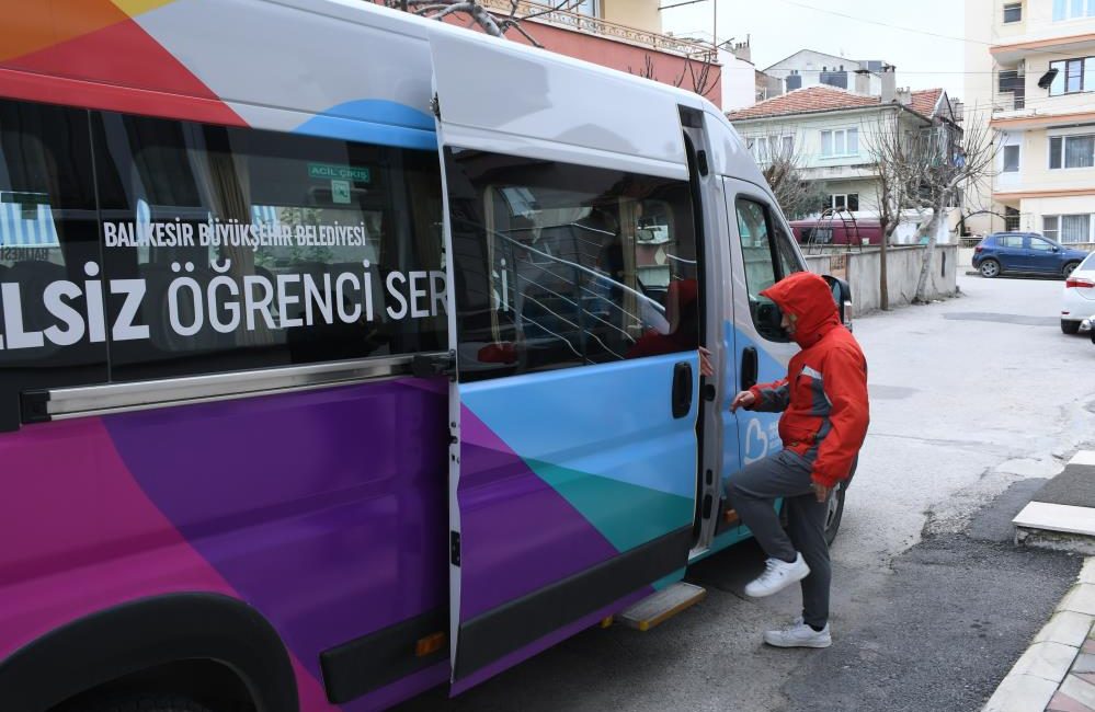 Balıkesir’de engeller birlikte aşılıyor Balıkesir Büyükşehir Belediyesi bünyesinde özel bireylerin toplumsal yaşama tam ve