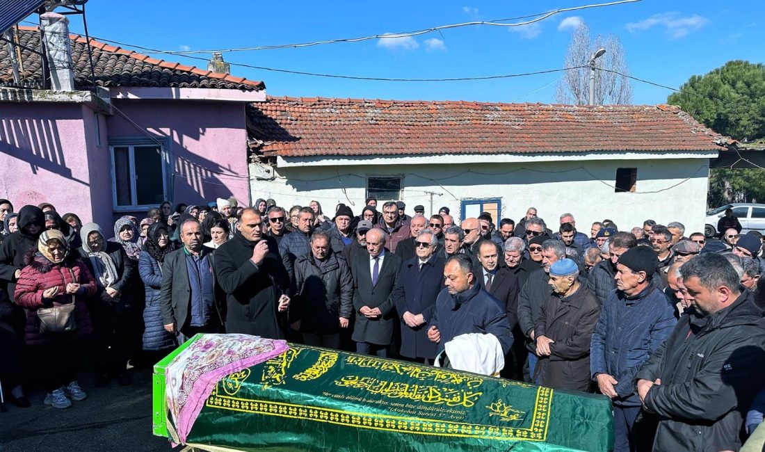 Yeniziraatli Muhtarı’nın eşi Hürmüs Özhan son yolculuğuna uğurlandı Tedavi gördüğü hastanede hayatını kaybeden Yeniziraatli Mahalle Muhtarı Murat Özhan’ın