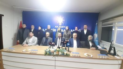  AK Parti İl Başkanı Mehmet Aydemir, düzenlediği basın toplantısında il