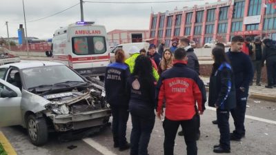Bandırma’da kazaların sıkça yaşandığı Korozman Kavşağı, bir kez daha trafik