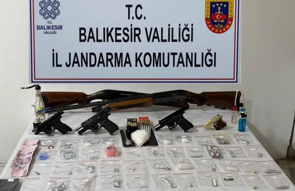 Balıkesir İl Jandarma Komutanlığı ekipleri, kaçakçılık ve organize suçlarla mücadele