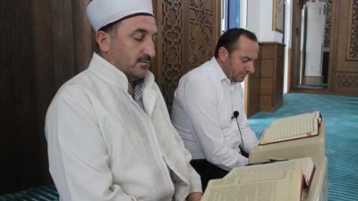 Manyas’ta, Ramazan ayının yaklaşmasıyla birlikte camilerde mukabele geleneği başladı. İlçe