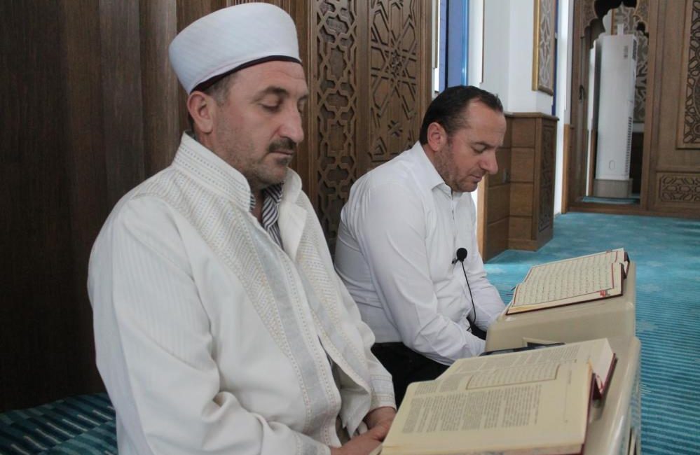 Manyas’ta, Ramazan ayının yaklaşmasıyla birlikte camilerde mukabele geleneği başladı. İlçe