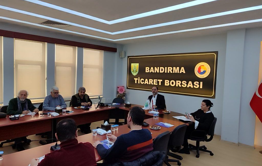 Bandırma Ticaret Borsası’nda beyaz yakanın işletme verimliliğine katkıları ele alındı.
