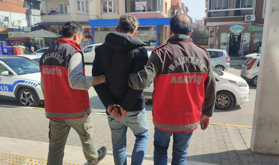 Polis adeta iğne ile kuyu kazarak katil zanlısını İstanbul’da yakaladı Balıkesir’de geçtiğimiz gün bir parkta bıçaklanarak öldürülen şahsın katil zanlısı,