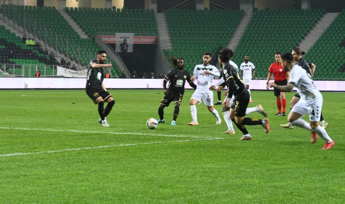 Trendyol 1. Lig’in 29. haftasında Sakaryaspor, sahasında karşılaştığı Bandırmaspor ile