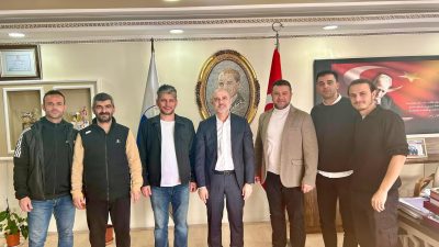 Marmara Adalar Belediyespor yönetimi ve futbolcuları, Belediye Başkanı Dinçer ile