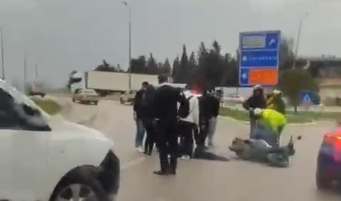 Bandırma’da iki araç çarpıştı: 2 yaralı Bandırma’da otomobil ile motosikletin çarpışması sonucu meydana gelen trafik kazasında