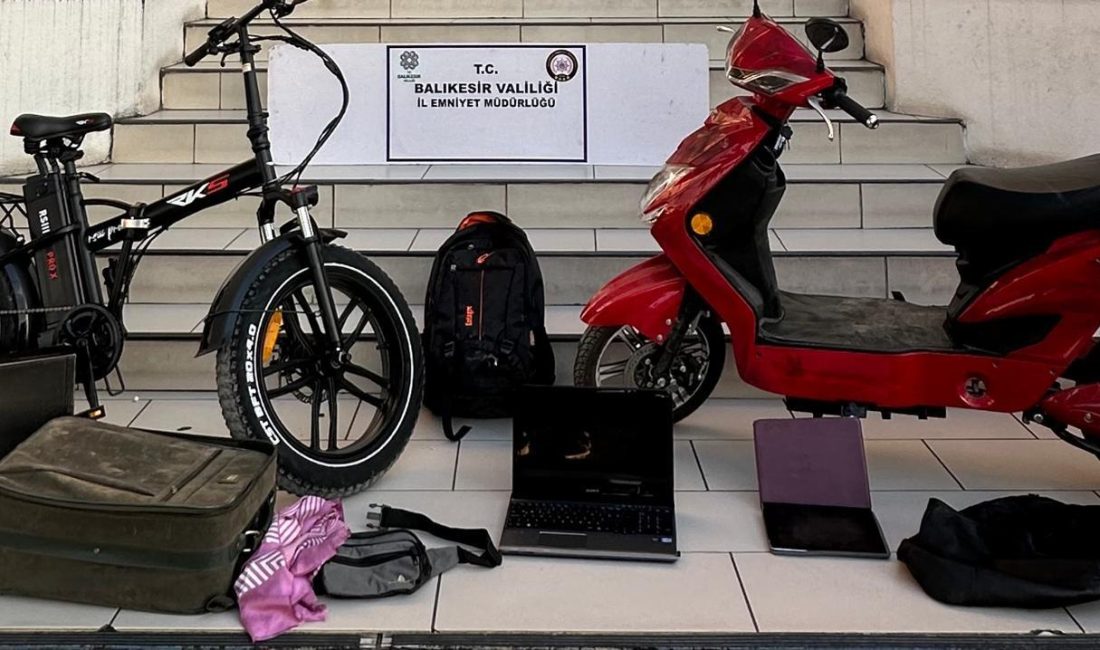 Ayvalık’ta 3 ev ve bir resmi kuruma dadanan hırsız polisten kaçamadı Ayvalık’ta; 3 ev ve bir resmi kuruma girerek hırsızlık yapan