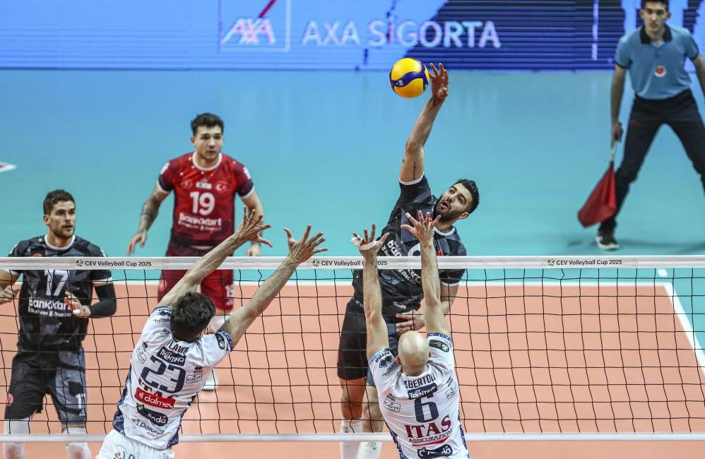  2025 CEV Kupası yarı final ikinci maçında sahasında İtalya’nın Trentino