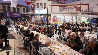 Ayvalık Belediyesi’nin Dr. Fazıl Doğan Meydanı’nda (At Arabacılar) düzenlediği ikinci
