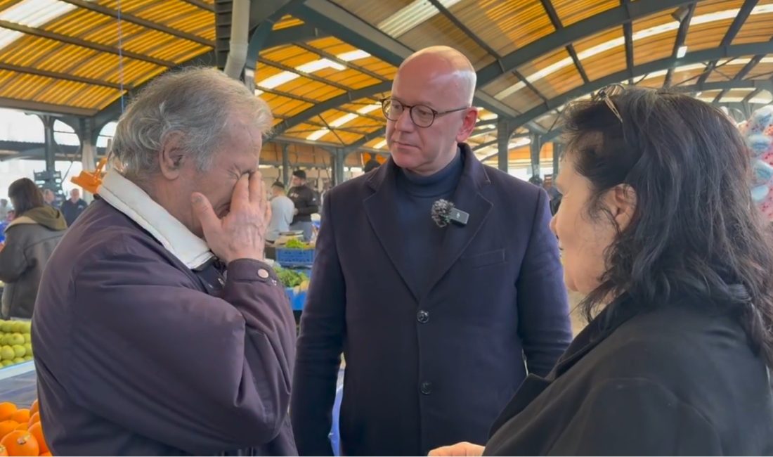 PAZAR ESNAFI VE EMEKLİ VATANDAŞIN YOKSULLUĞUNU CHP’Lİ MİLLETVEKİLİ SERKAN SARI’YA ANLATTI Balıkesir’i karış karış gezip vatandaşın sorunlarını dinleyen CHP Balıkesir Milletvekili