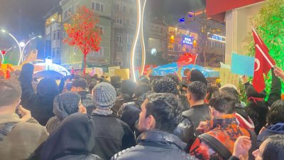 Bandırma’da “Toplantı ve Gösteri Yürüyüşleri Kanunu”na muhalefet ettikleri gerekçesiyle 8