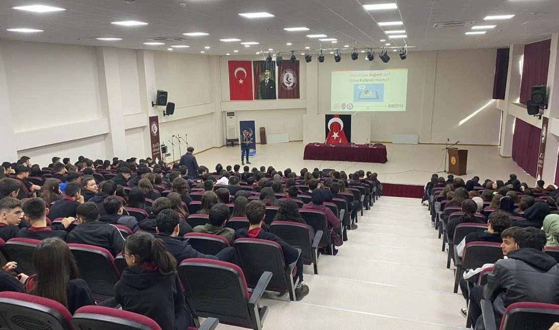 Balıkesir Emniyeti’nden Bandırma’da siber güvenlik seferberliği Balıkesir İl Emniyet Müdürlüğü Siber Suçlarla Mücadele Şube Müdürlüğü ekipleri,