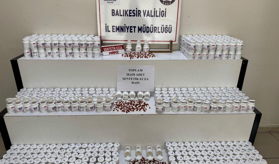 Edremit’te zehir tacirlerine darbe Edremit’te Narkotik Suçlarla Mücadele ekipleri tarafından gerçekleştirilen operasyonda toplam 28