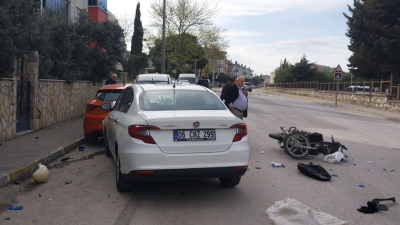 Bandırma’da sabah saatlerinde yaşanan trafik kazasında bir kişi hayatını kaydetti.