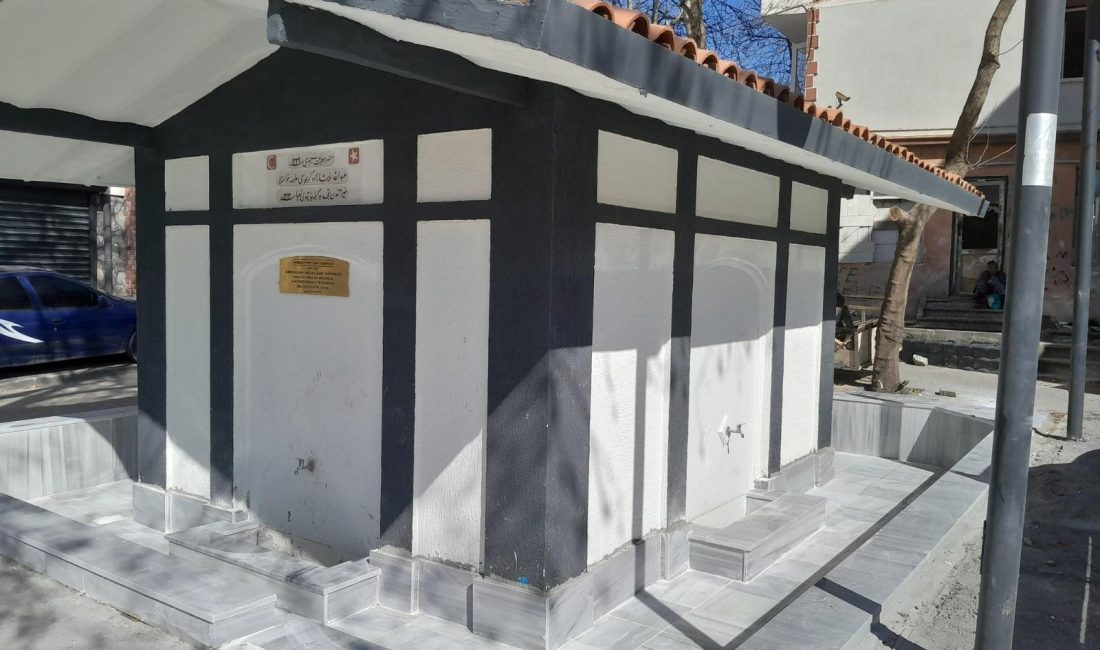 1798 yılında inşa edilen tarihi Çınarlı Çeşmesi, restorasyon tamamlanarak estetik