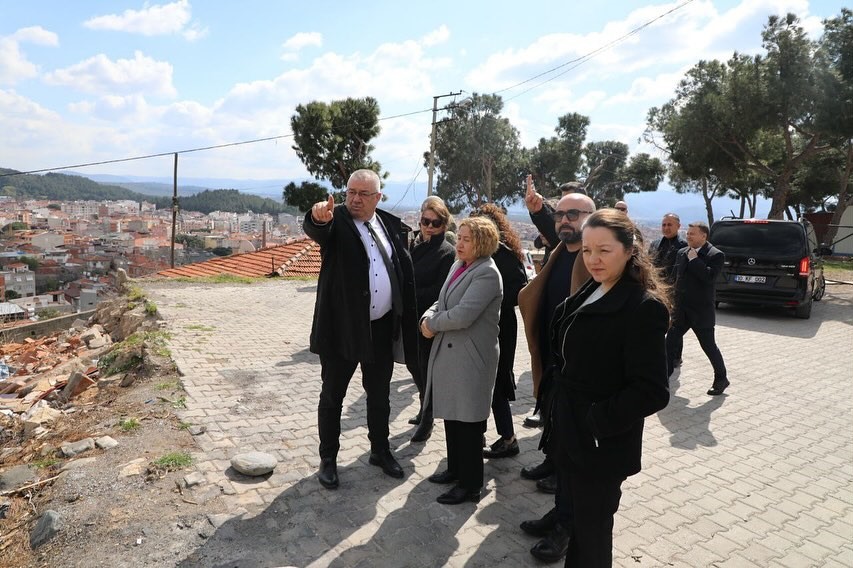 Edremit’te kentsel dönüşüm için önemli adım Edremit Belediye Başkanı Mehmet Ertaş, Balıkesir Büyükşehir Belediyesi Genel Sekreter