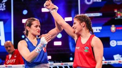 Balıkesir Büyükşehir Belediyespor’un sporcusu, Milli boksör Esra Yıldız Kahraman, Dünya