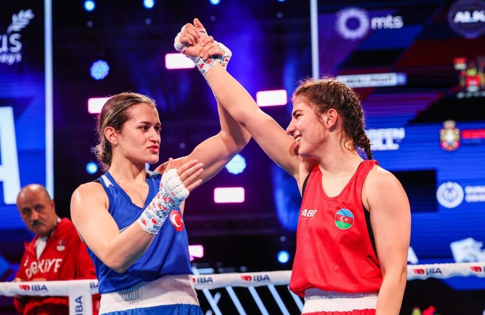 Balıkesir Büyükşehir Belediyespor’un sporcusu, Milli boksör Esra Yıldız Kahraman, Dünya