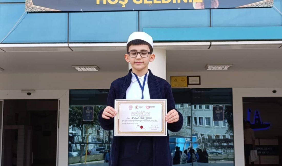 Bandırma 15 Temmuz Şehit Ramazan Konuş İmam Hatip Ortaokulu öğrencisi