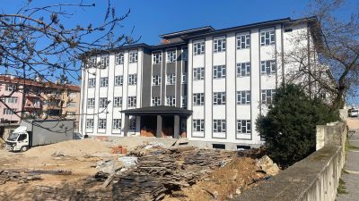 Bandırma İlçe Milli Eğitim Müdürü Mutlu Aslan, ilçede yapımı süren