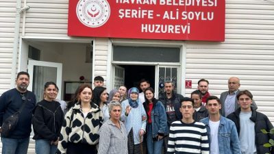 Havran Meslek Yüksekokulu öğrencileri, Havran Belediyesi Şerife-Ali Soylu Huzurevini ziyaret
