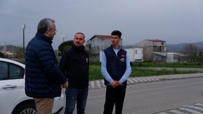 Susurluk Belediye Başkanı Hakan Yıldırım Semizel, vatandaşların şikâyeti üzerine Karşıyaka