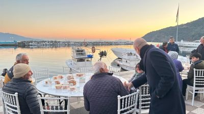 Marmara Adalar Belediye Başkanı Aydın Dinçer, Asmalı Mahallesinde iftar programında
