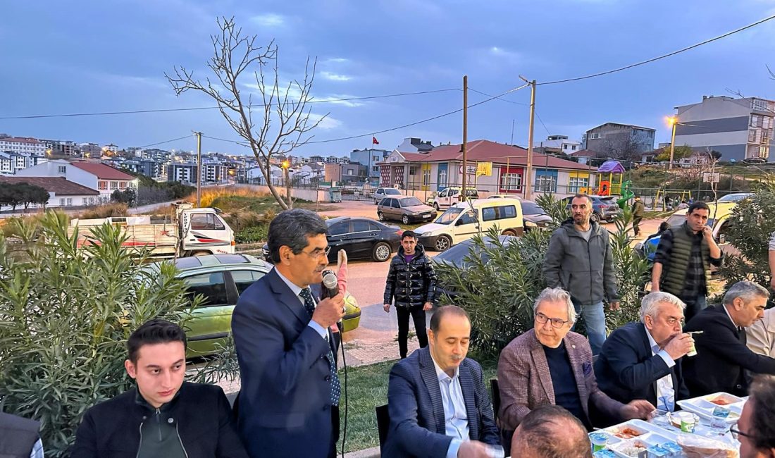 Ayyıldız Mahallesi’nde ramazan coşkusu: 500 kişilik iftar sofrası kuruldu Bandırma Ayyıldız Mahallesi’nde 500 kişinin katıldığı iftar programı, mahalle halkının
