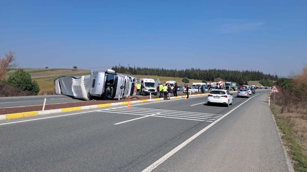 Edremit karayolunun Çağdaş Kent mevkiinde meydana gelen tek taraflı trafik