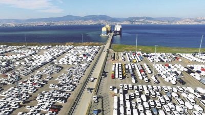  Türkiye ihracatının lideri otomotiv endüstrisinin şubat ayı ihracatı yüzde 4,7