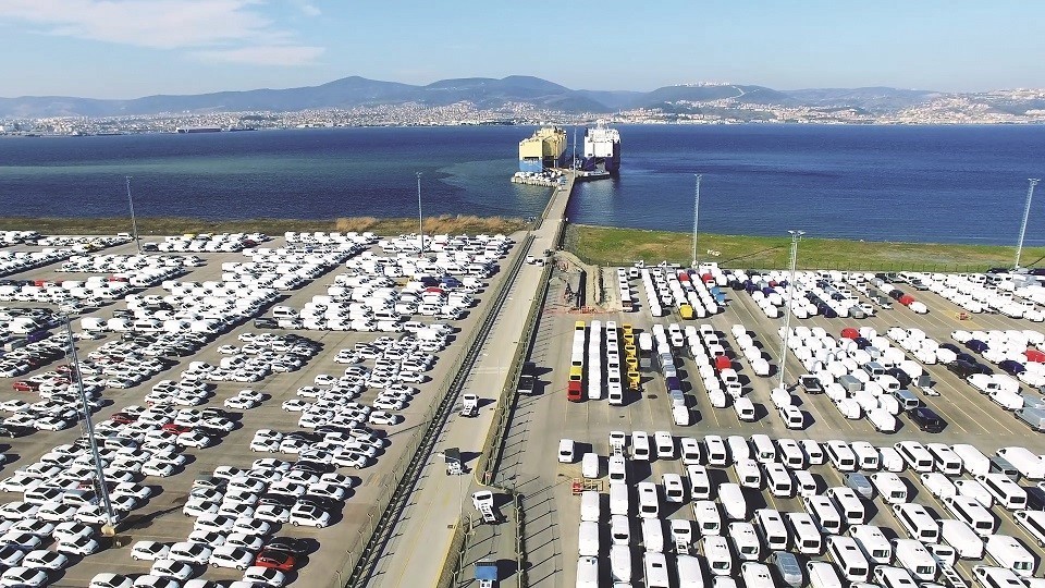  Türkiye ihracatının lideri otomotiv endüstrisinin şubat ayı ihracatı yüzde 4,7