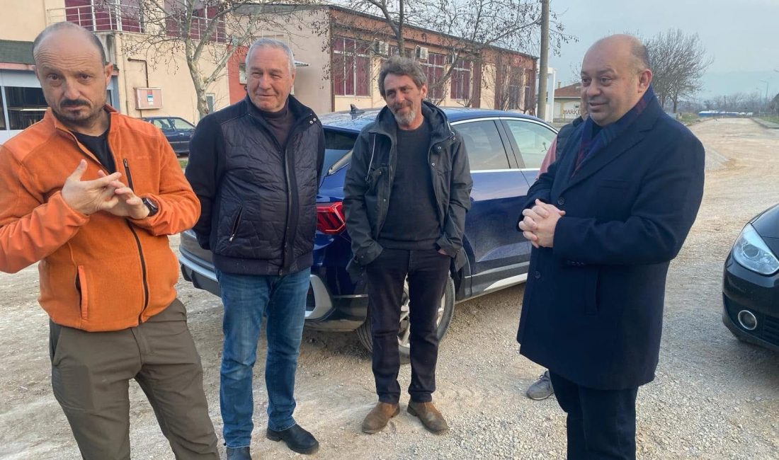 Gönen Belediye Başkanı İbrahim Palaz, TOKİ konutlarında başlatılan yol yenileme