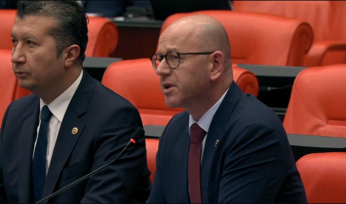 CHP’Lİ SERKAN SARI: “YOKSULLUK KADER DEĞİL, AKP POLİTİKASIDIR” CHP Balıkesir Milletvekili Serkan Sarı, TBMM Genel Kurulu’nda yaptığı konuşmada