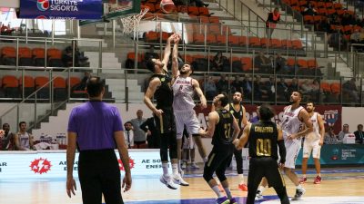Türkiye Basketbol 1. Ligi 31. hafta maçında Bandırma Bordo Basketbol,