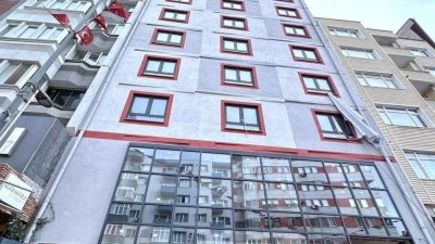  Bandırma Belediyesi tarafından Ordu Caddesi’nde yapımı devam eden kız öğrenci
