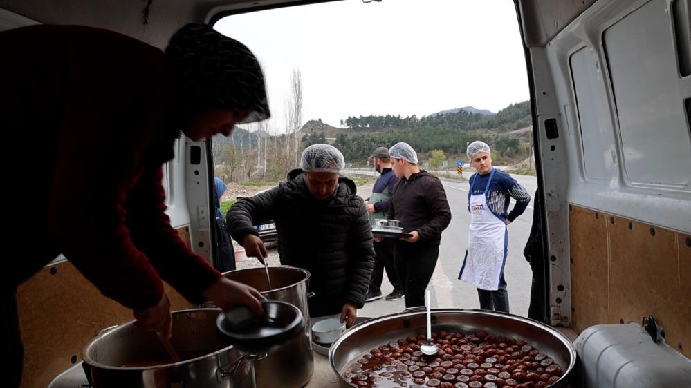 Cüneyt Kırsal Mahallesi’nde Ramazan ayında evlerde yemek pişirme geleneği yerini,