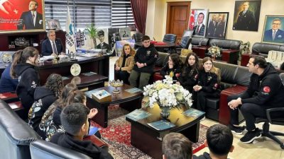 Bandırma Bahçeşehir Koleji öğrencileri, denizaltı tasarımlarıyla ulusal turnuvada ikinci olmalarının