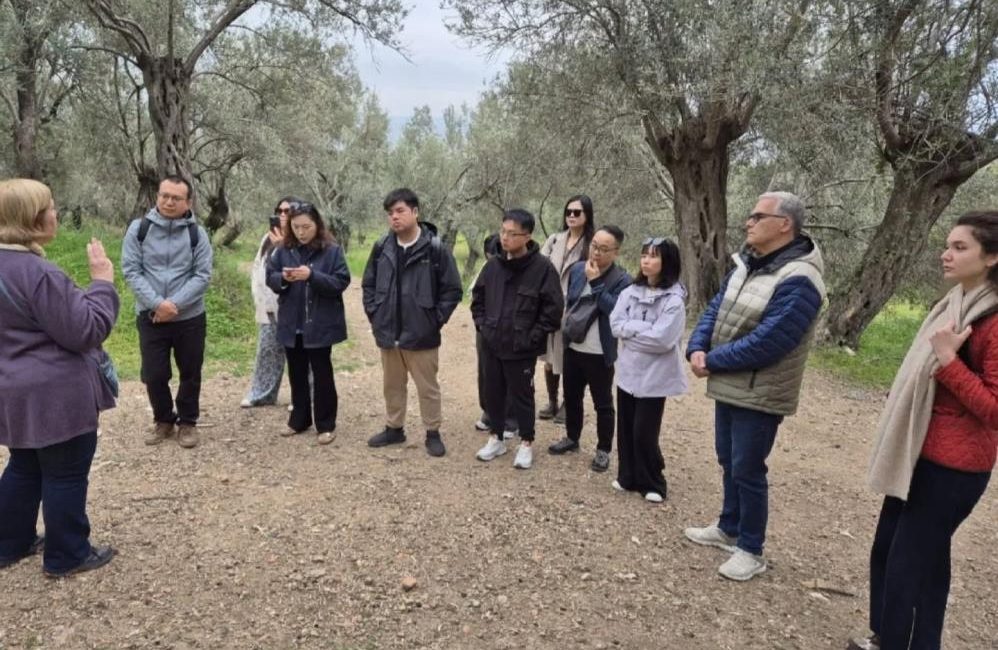 Çinli turizm temsilcileri Antandros Antik Kenti’ne ziyaret Edremit Ticaret Odası’nın girişimleriyle düzenlenen “Kuzey Ege Kültür ve Doğa